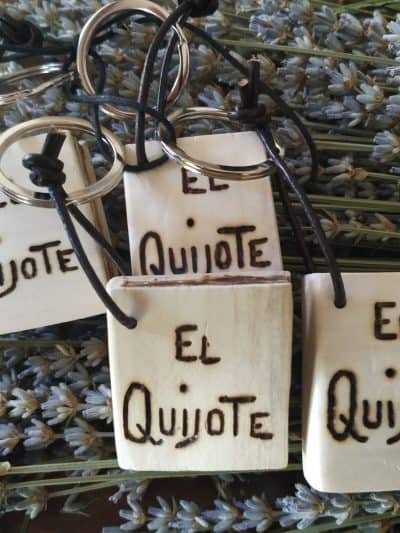 Comprar llaveros artesanales de madera