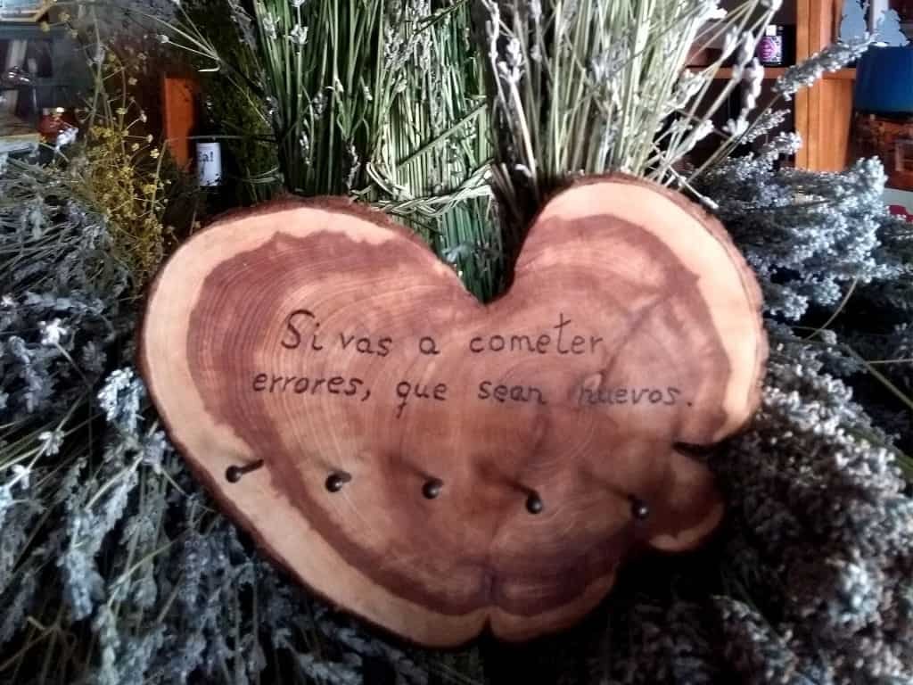 Cuelga llaves de madera